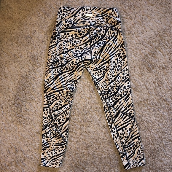PINK Sport Buttery Soft Leopard Leggings Size Medium - Picture 8 of 8